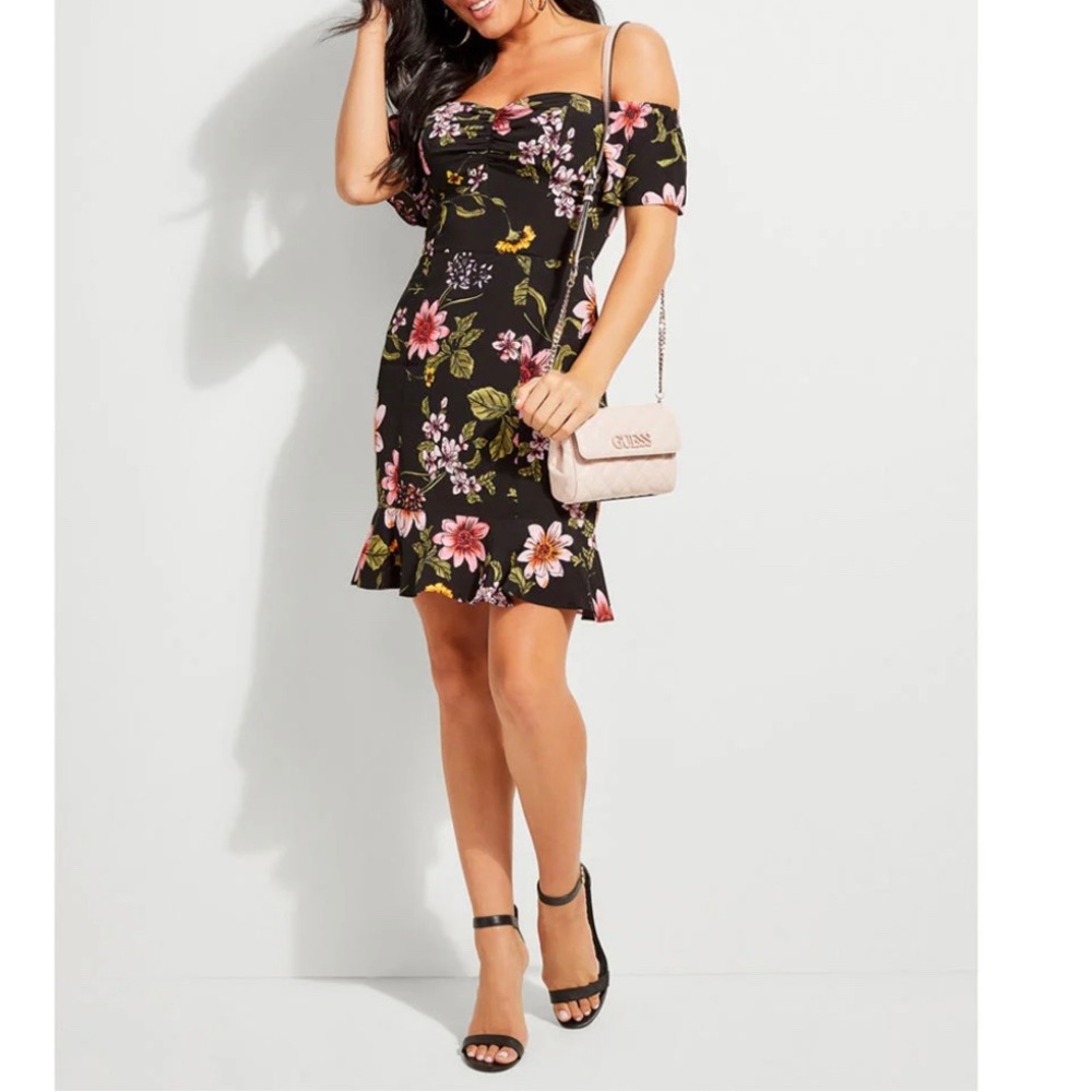 SOLD‼️GUESS Sala floral off the shoulder dress